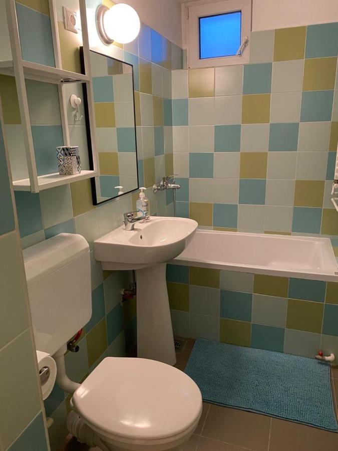 La Momo Appartement Lupeni  Buitenkant foto